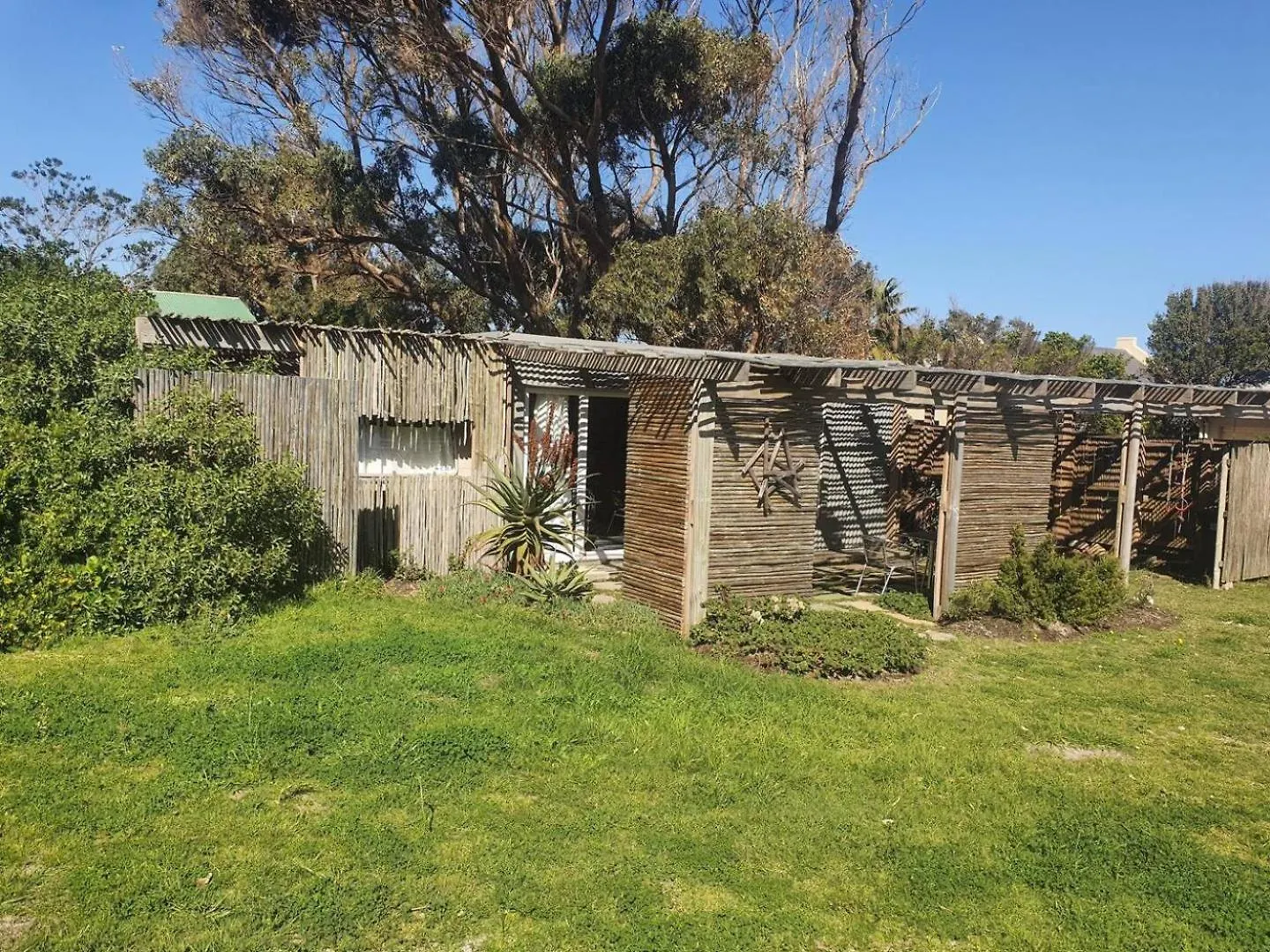 Scarborough Beach Bungalow 0*,